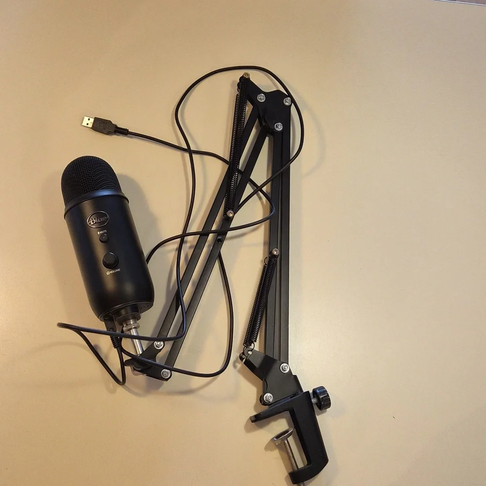 Blue Yeti Microphone With Desk Stand